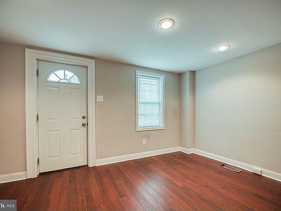 3rd image of 15 Morgan St
