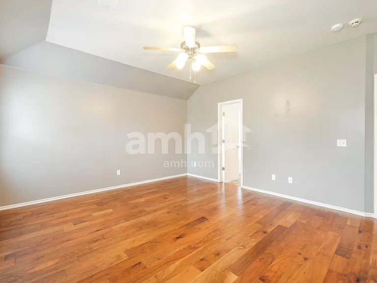 1921 NW 174th St — Photo 11