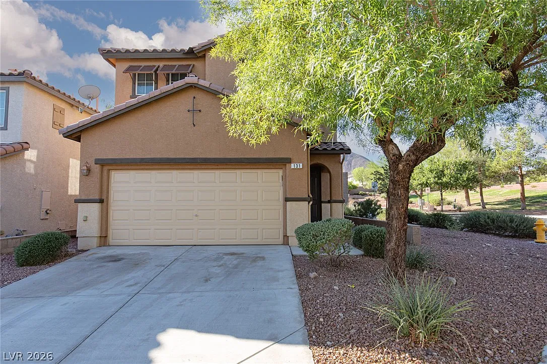 3 bed, 2.5 bath, 1577 sqft, $1,871 — Photo 2
