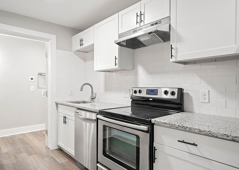 Balfour Chastain 4689 Roswell Rd Sandy Springs GA Zillow
