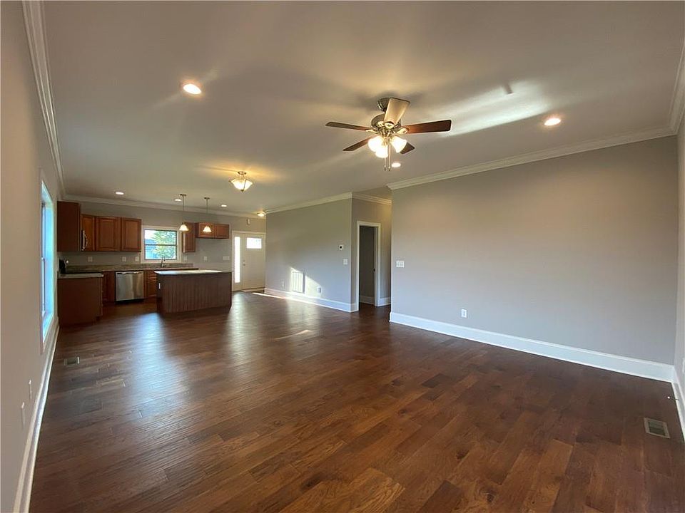 1907 Queen Dr, Walhalla, SC 29691 Zillow