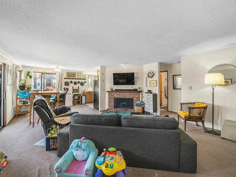 5101 9th Ave NW #1 — Photo 2