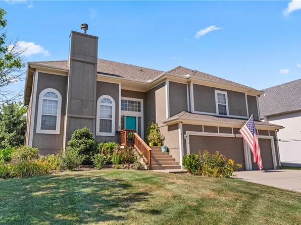 21732 W 122nd St, Olathe, KS 66061