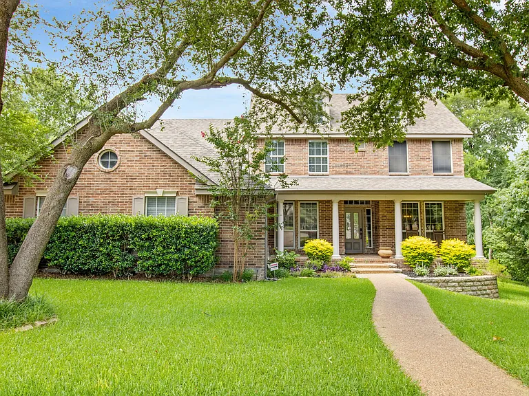 202 Stone Hollow Ct — Photo 3