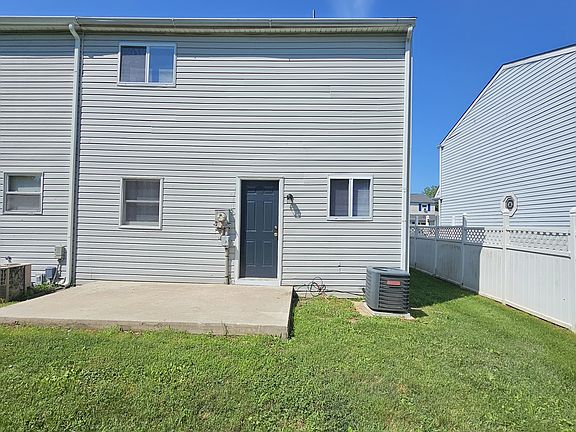 3rd image of 135 E Plover Dr