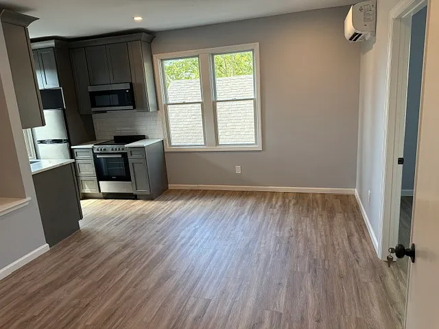 10-12 E Main St #3