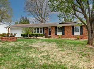 1911 E Shamrock Cir, Springfield, MO 65804