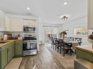 3020 Grove St, Keego Harbor, MI 48320