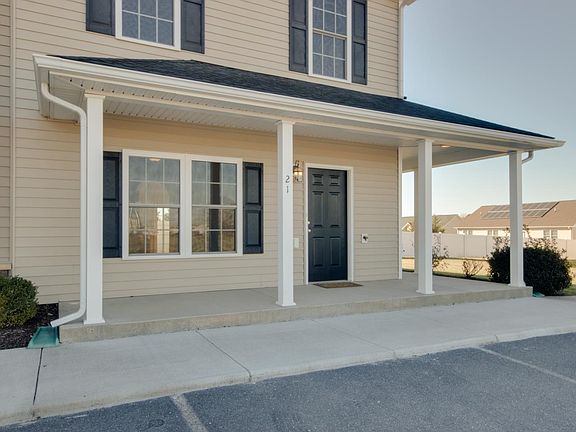 2nd image of 21 Cantermill Ln
