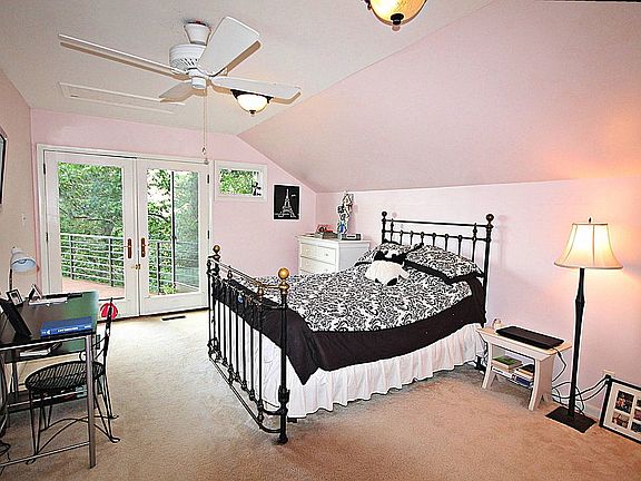 2nd image of 3212 Panorama Dr SE