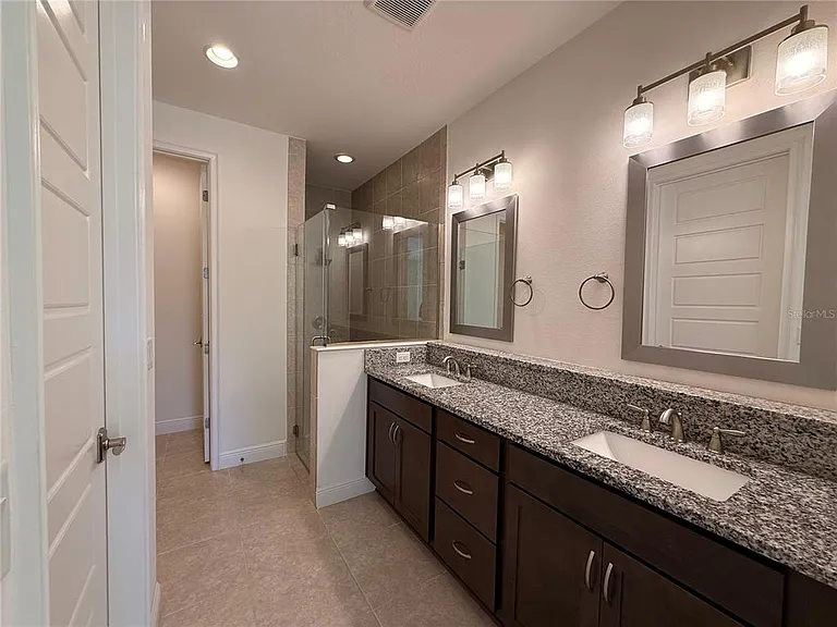 13641 Larkton Ln — Photo 9