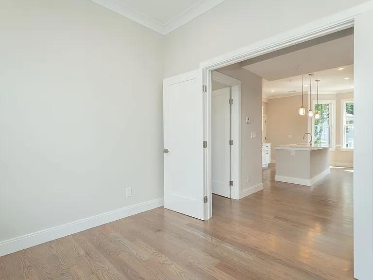 3249 Washington St #3 — Photo 4
