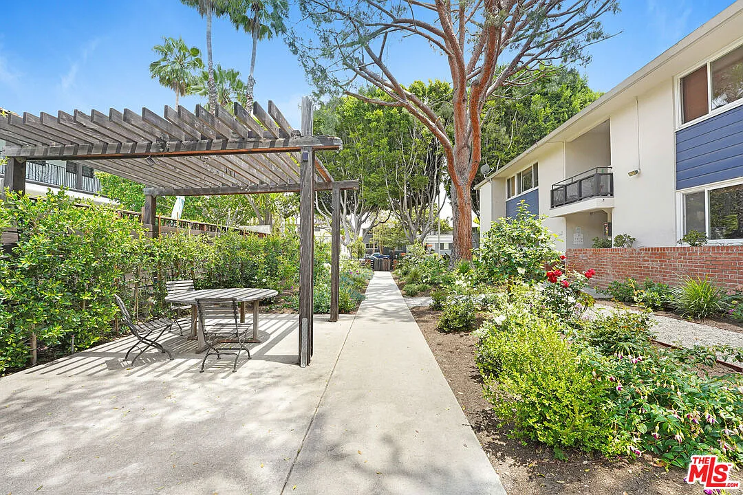 1 bed, 1.0 bath, $2,495 — Photo 4