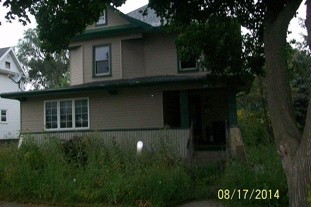 2nd image of 504 E Cherry St
