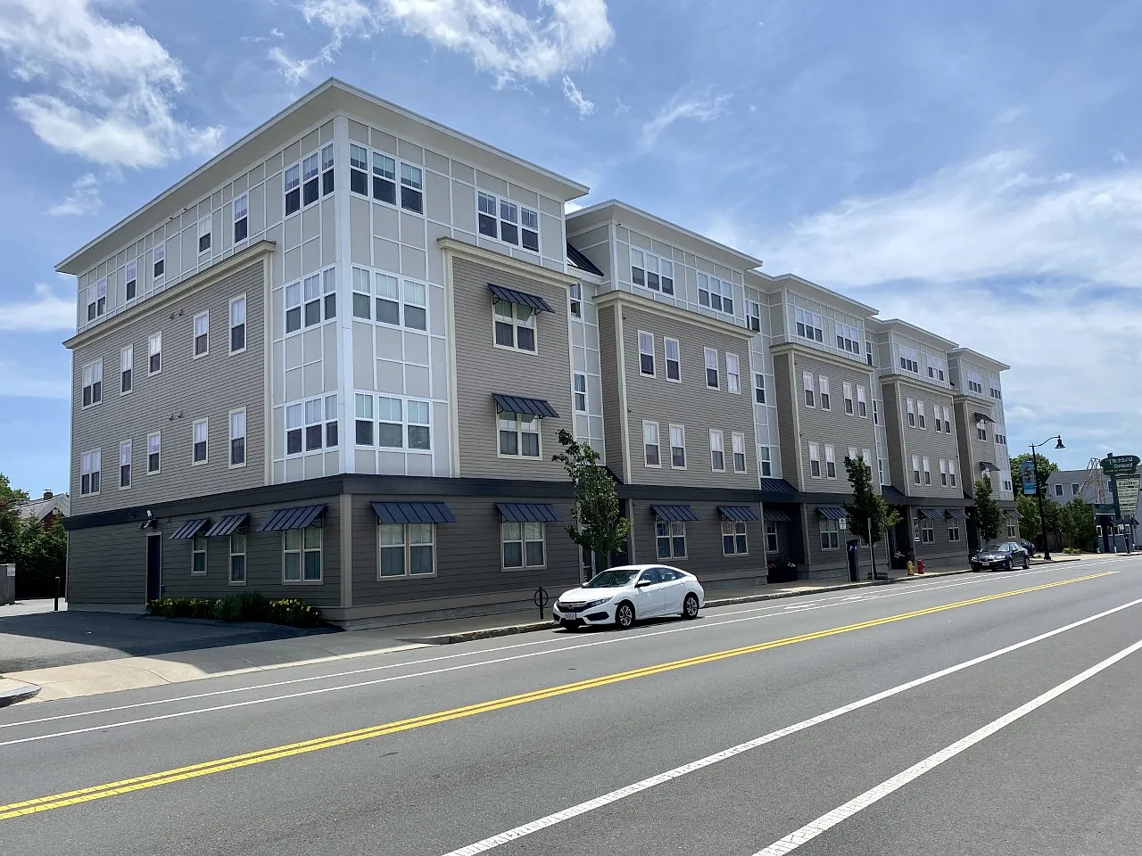 Burnham Apartment Homes — Photo 3