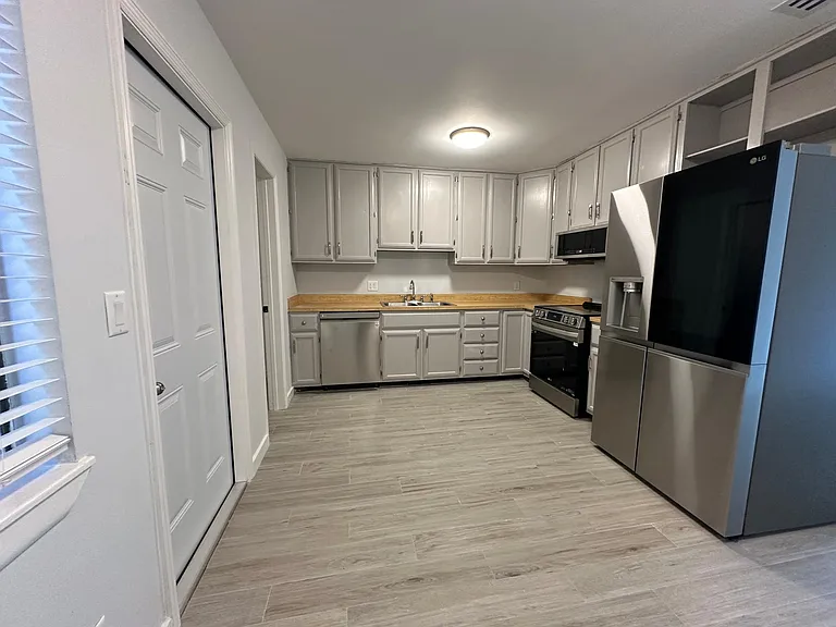 2531 Waters Edge Dr — Photo 15