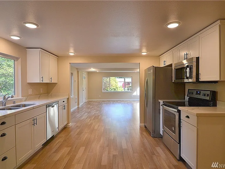 1350 Baby Doll Rd SE — Photo 2