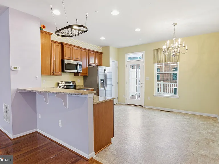 4505 Foster Ave — Photo 8