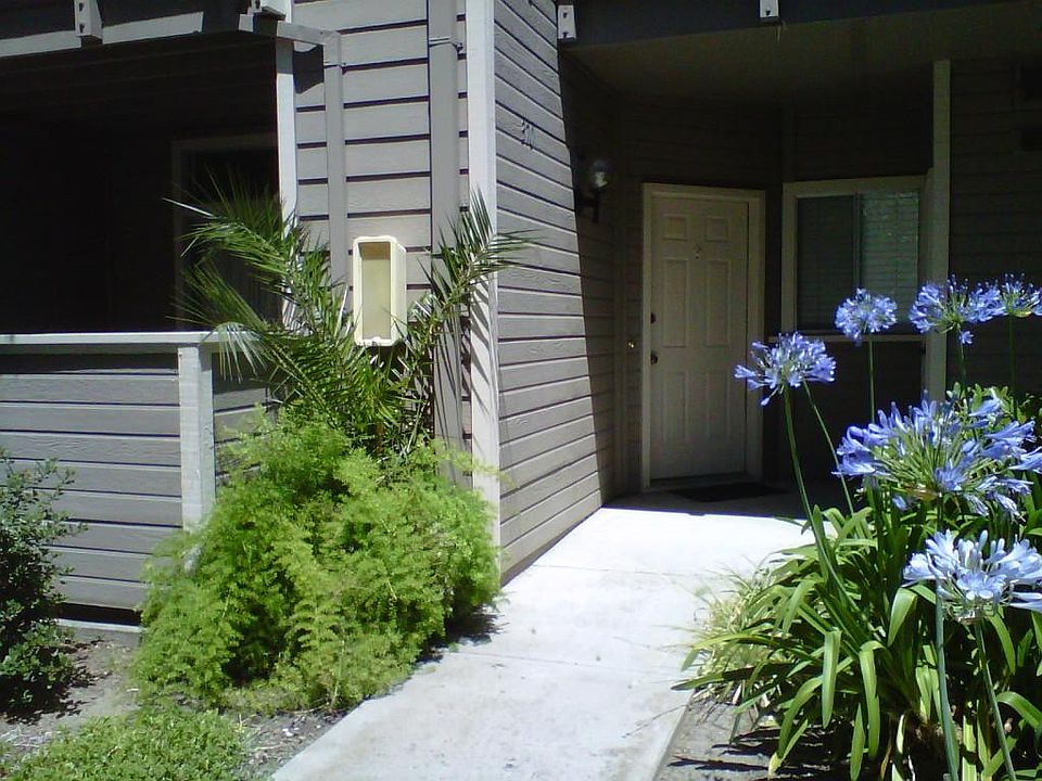 1st image of 370 Shadow Run Dr #370