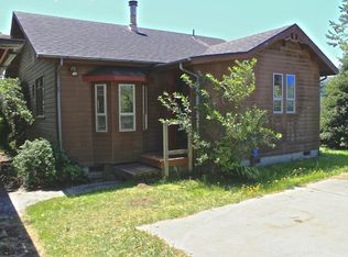 1180 4th St NE, Bandon, OR 97411