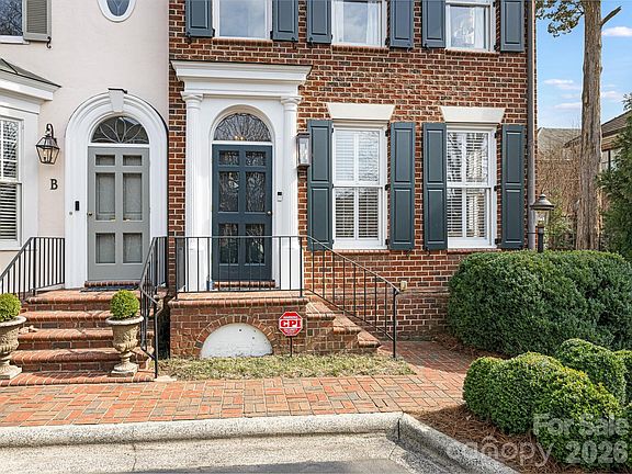 3rd image of 2315 Selwyn Ave APT C