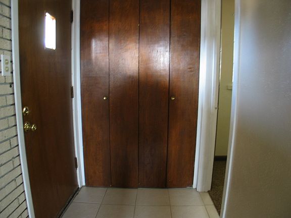 2nd image of 415 S Stallard St