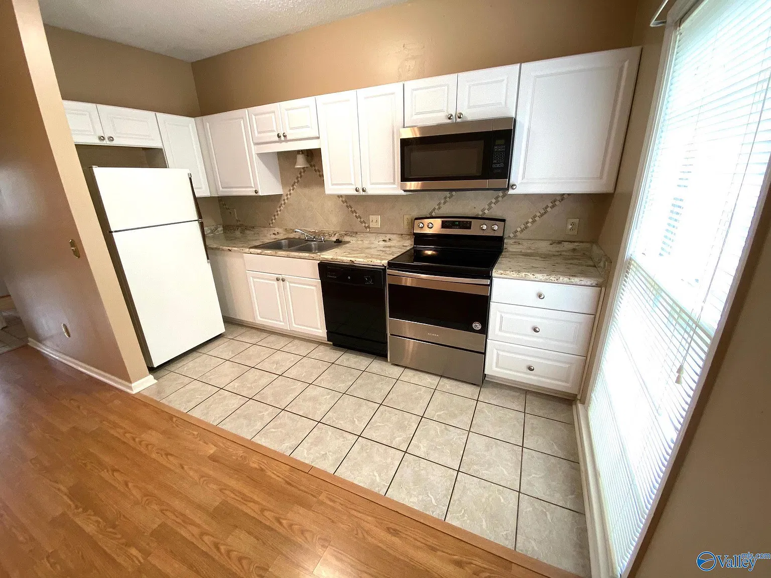 1 bed, 1.0 bath, 640 sqft, $1,100 — Photo 4