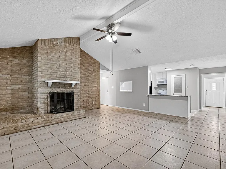 16614 Blackhawk Blvd — Photo 7