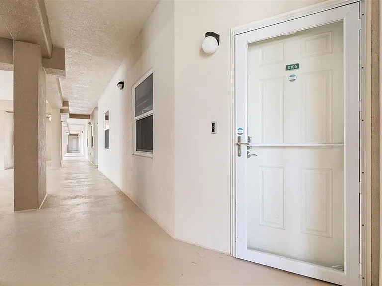 104 Surfview Dr #2105 — Photo 3