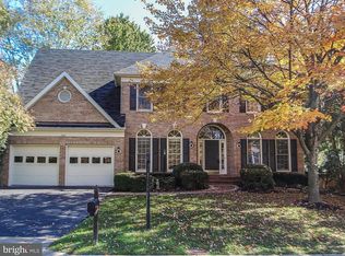 5103 Whisper Willow Dr, Fairfax, VA 22030