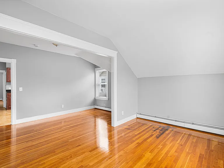 73-75 Robin St #3 — Photo 7