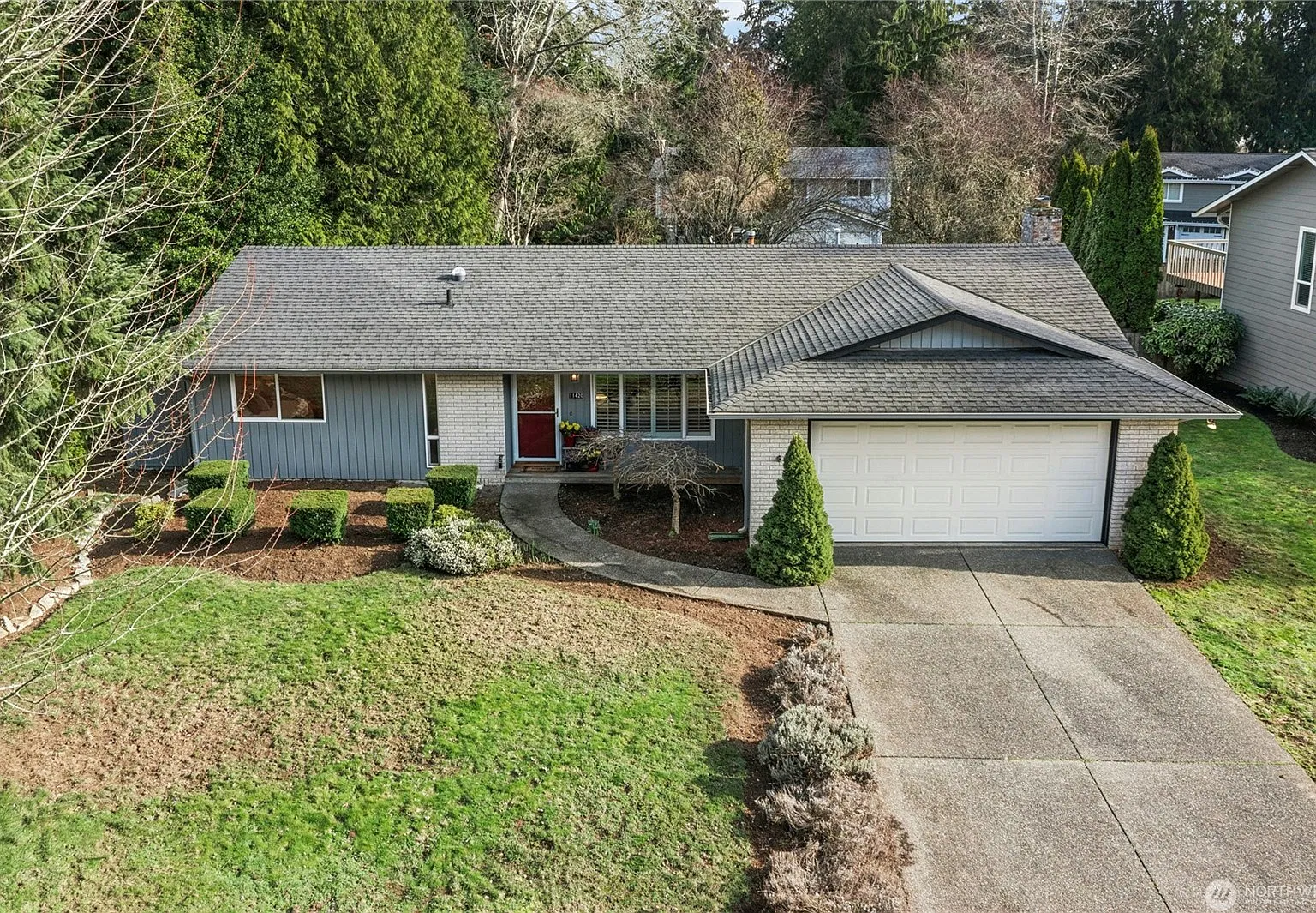 3 bed, 1320 sqft, $3,200 — Photo 1
