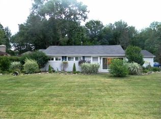 9883 E Idlewood Dr, Twinsburg, OH 44087