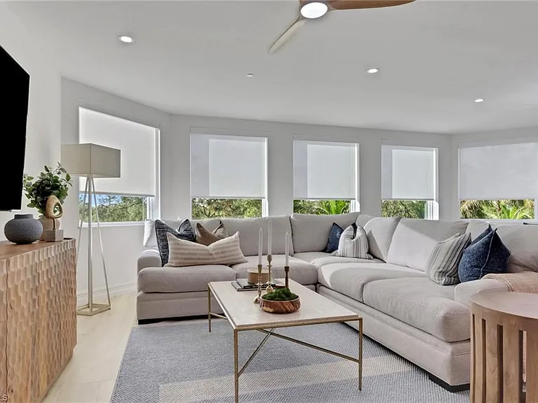 2728 Tiburon Blvd E #302 — Photo 8