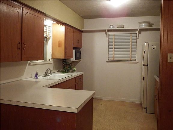 2nd image of 325 Westway Dr
