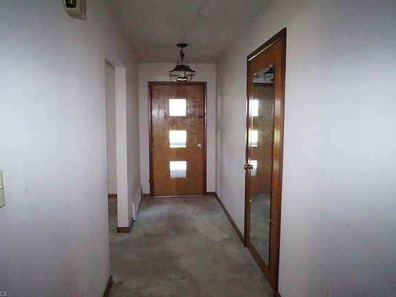 3rd image of 1393 N Lincoln Ave