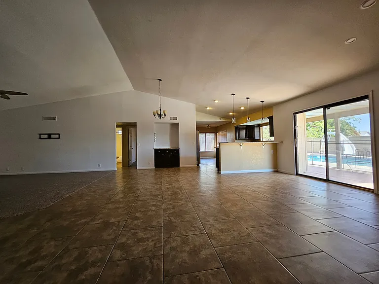 7419 W Dahlia Dr — Photo 5