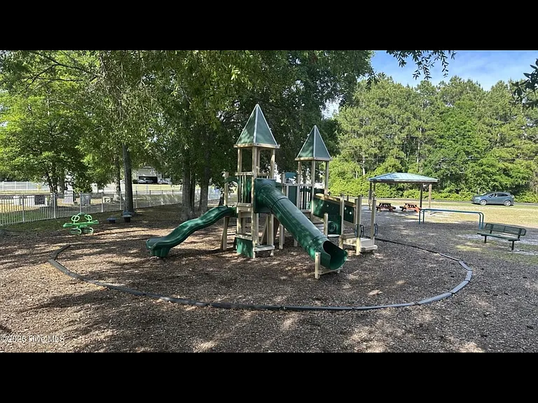 247 Shellbank Dr — Photo 37