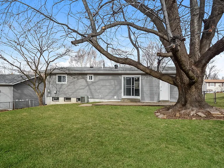1230 Acredale Dr — Photo 16
