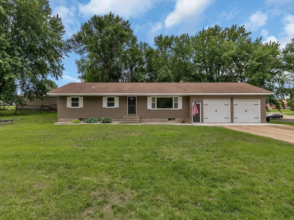 18 4th Ave SE, New London, MN 56273