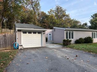 9 Cherry Grove Ct, Gaithersburg, MD 20878