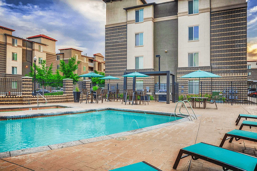 Avida Apartments — Photo 2