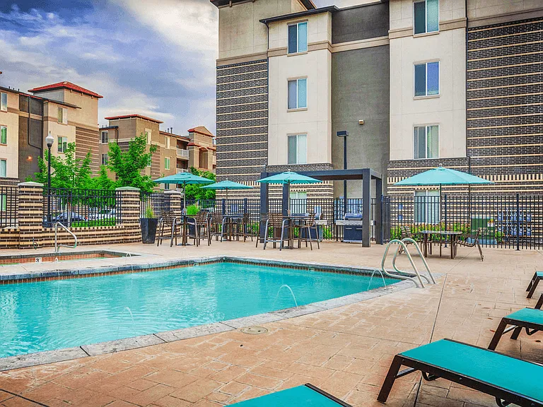 Avida Apartments — Photo 2