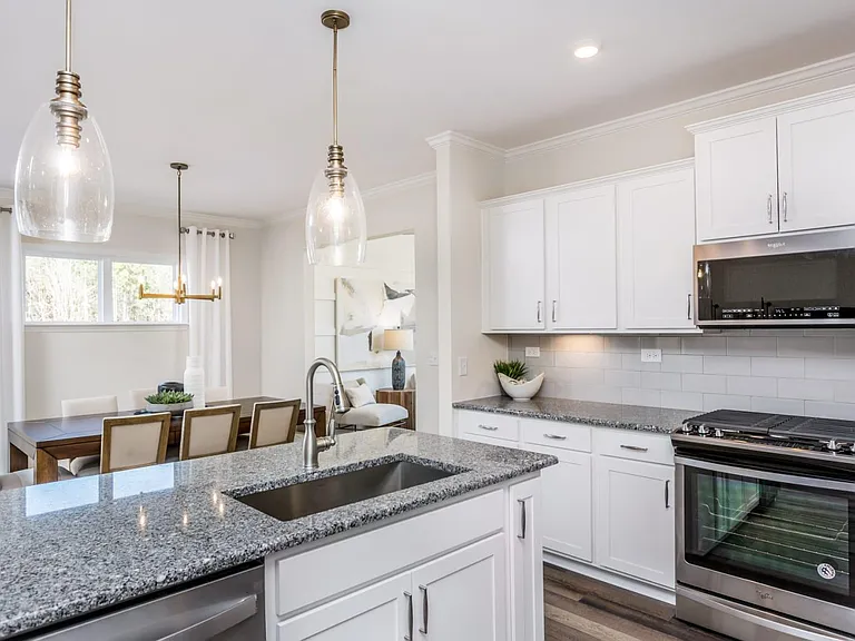 319 Villanova Dr — Photo 7