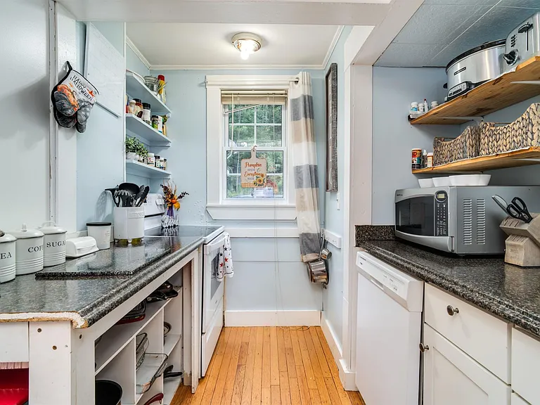 288 Main St #1 — Photo 3