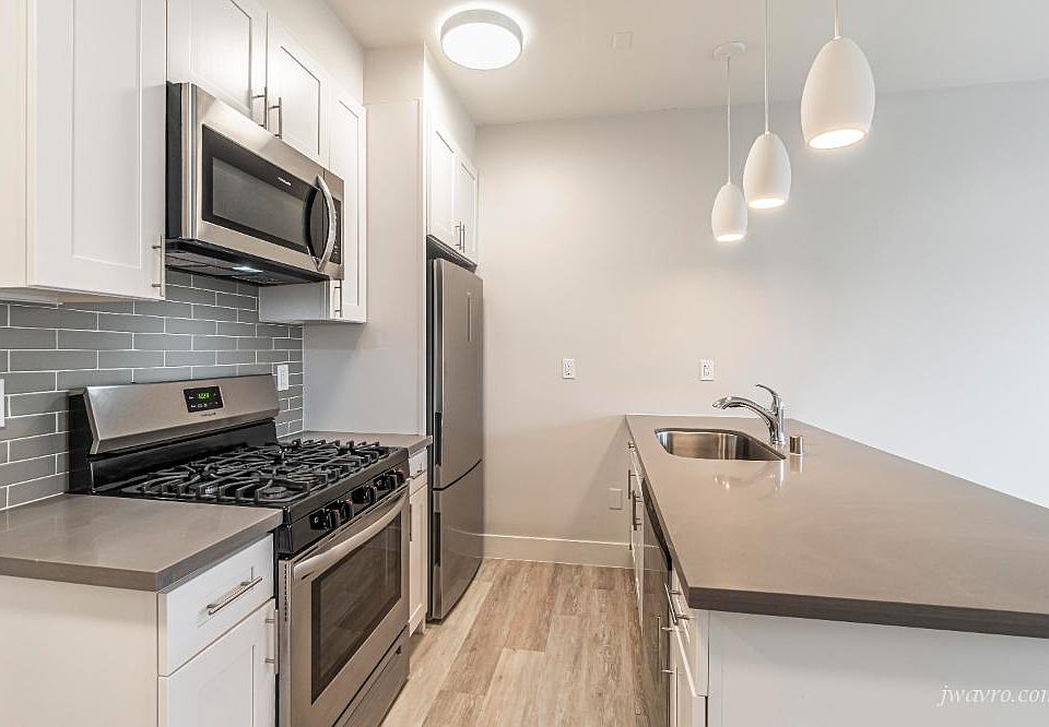 1st image of 80 7th Ave APT 7