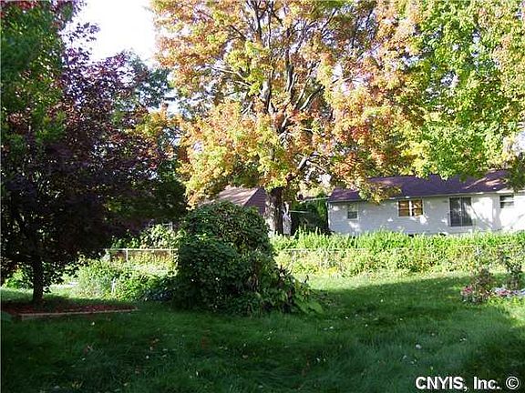 4th image of 207 Fayette Dr