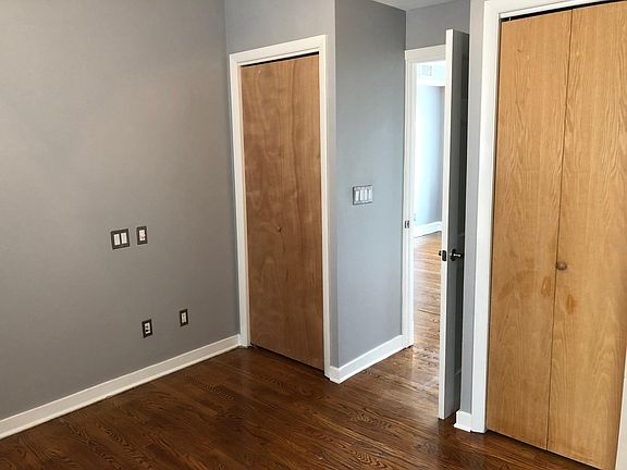 5th image of 2423 W Pratt Blvd APT 3J