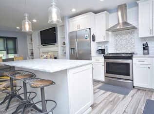 6 Copper Hill Dr, Bridgewater, NJ 08807