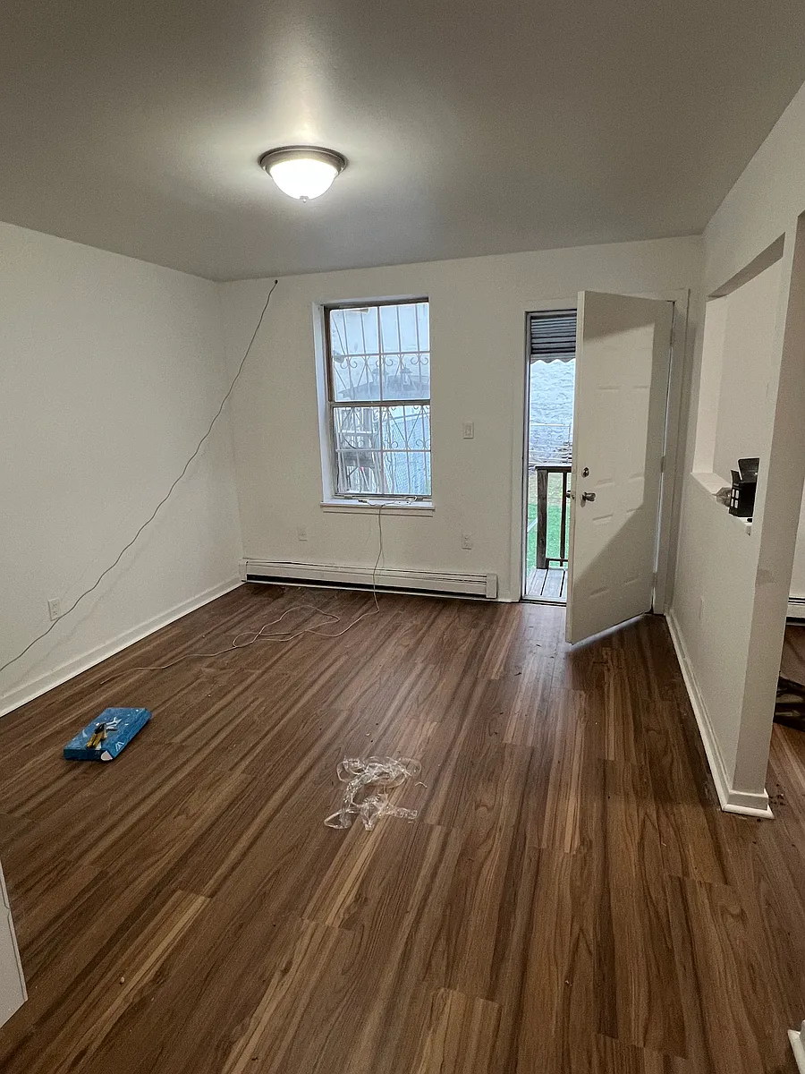 Building Photo - 142 W 175th St #1
